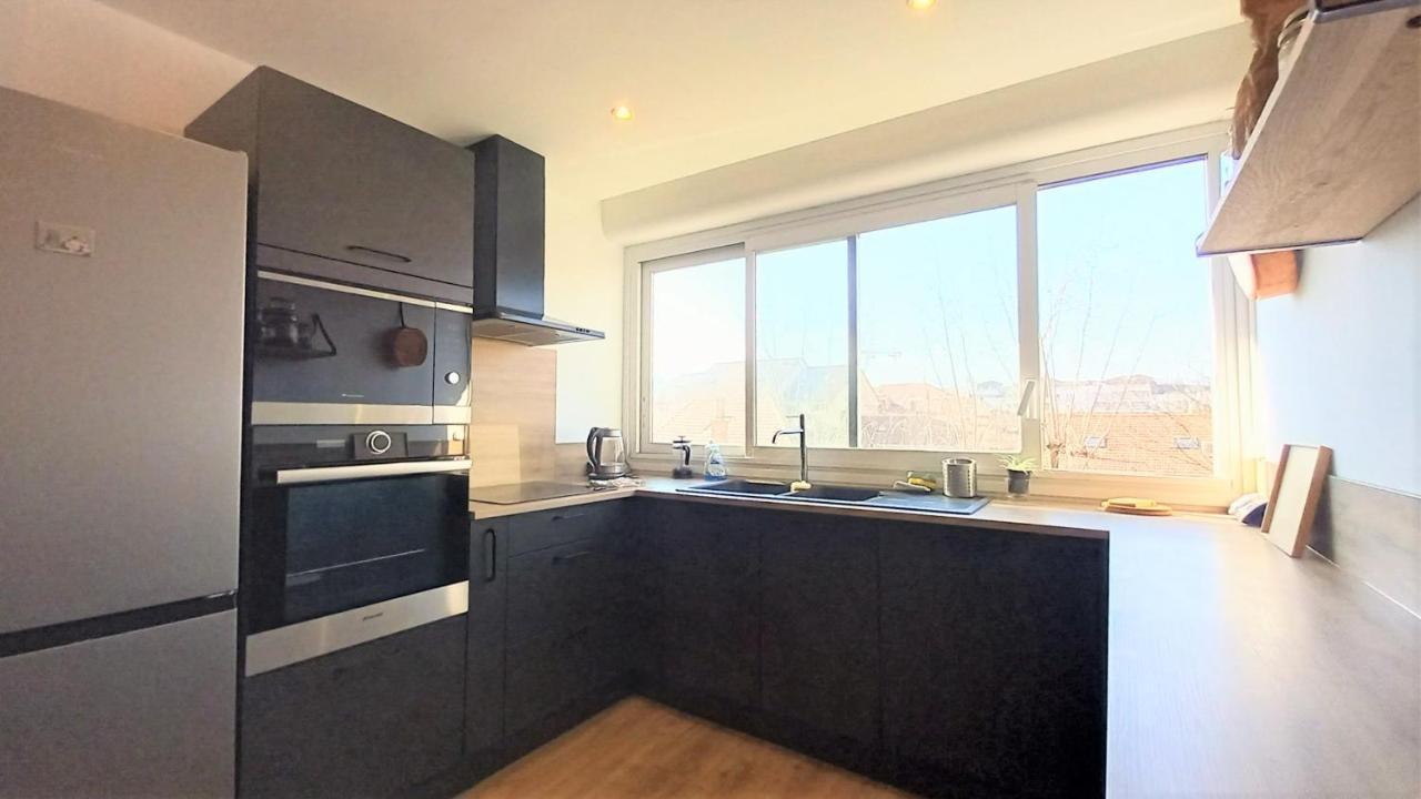 Magnifique Cocon - Metro A Republique - 2 Belles Chambres Avec Dressings - Wifi Gratuit - Netflix - Au Calme Absolu - Lumineux - Jardin Arbore Partage Dans La Residence Villeurbanne Dış mekan fotoğraf